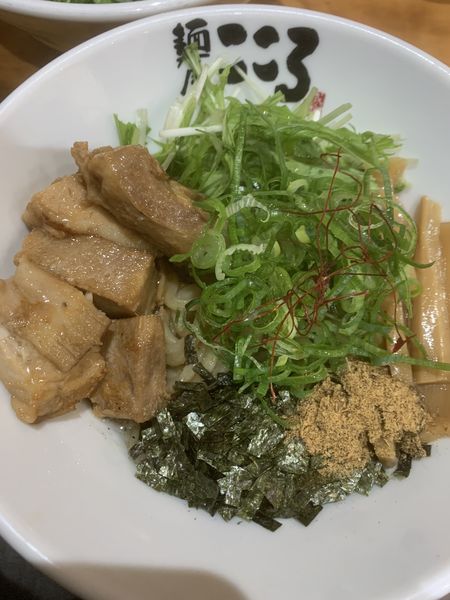 「塩台湾まぜそば」@麺屋こころ 六角橋店の写真