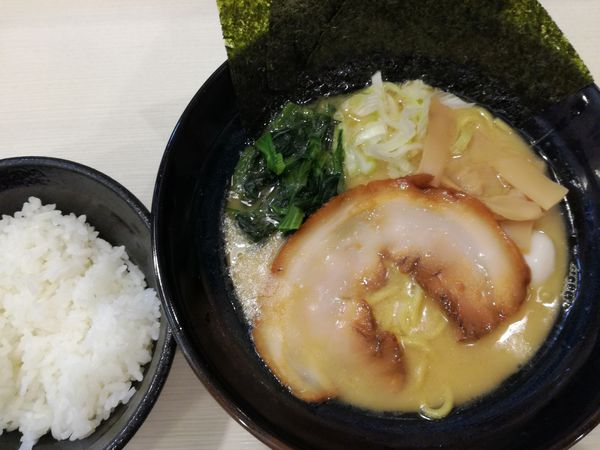 「ラーメン500円+ライス110円」@ゴル麺 横浜本店の写真