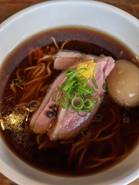 「特製淡麗鴨だし醤油」@麺処 図鑑の写真