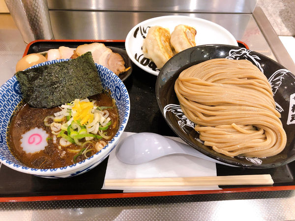 「全部のせつけ麺中盛　餃子2こ個」@松戸富田麺絆の写真