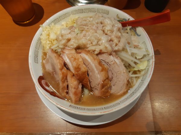 「小ブタニンニクマシマシ、脂マシマシ」@豚山 町田店の写真