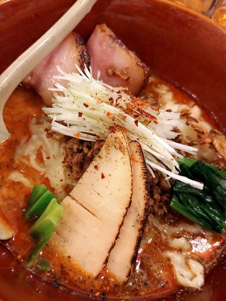 「汁なし担々麺・自家製チャーシュー増し」@担々麺 麺山椒の写真