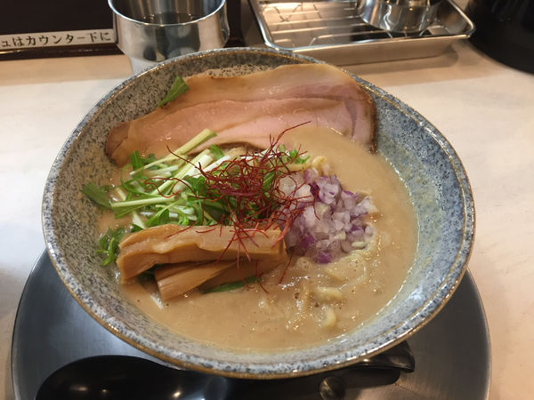 「極濃鳥ラーメン」@らーめんStand R&Rの写真