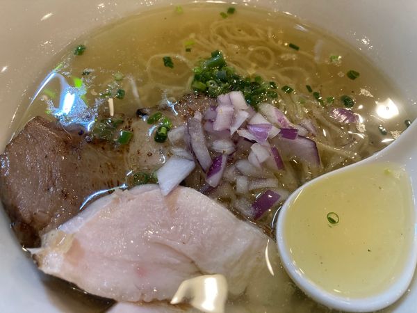 「塩そば」@麺処 まがり鶏の写真