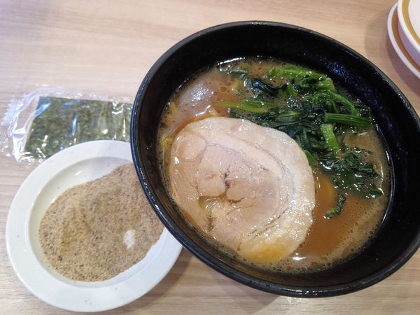 「煮干しとんこつ醤油ラーメン４２９円」@かっぱ寿司 大宮植竹店の写真