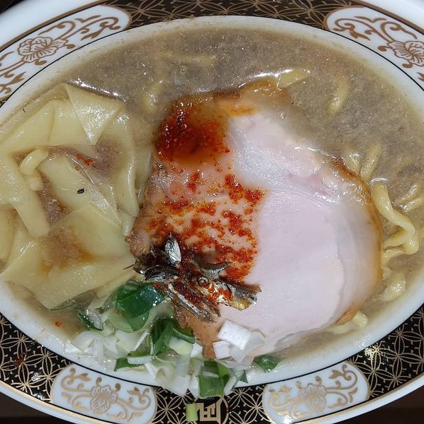 「煮干しラーメン」@すごい煮干ラーメン野毛 すし 釣りきんの写真