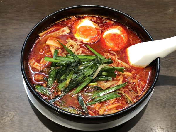 「旨辛麺４辛　￥８８０」@来来亭 大府店の写真