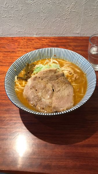 「辛味噌ラーメン＋味玉」@灼味噌らーめん 八堂八の写真