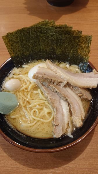 「鶴見屋スペシャル (980円)」@横濱家系ラーメン 鶴見家 平和島店の写真