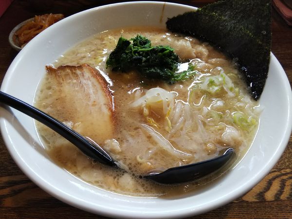 「醤油　：中麺　＋みぞれ：サービス」@信州麺屋 とんずら －カエン－の写真