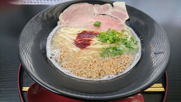 「【昼】廣島豚骨拉麺」@らーめん金行 河口湖駅前店の写真