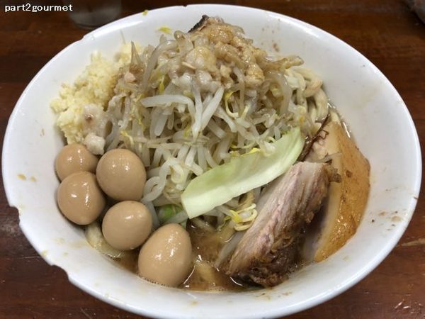 「小ラーメン少なめ 「ニンニクアブラうずらの卵」(830円)」@蓮爾 新町一丁目店の写真