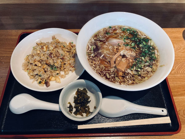 「Aセット半チャーハンとらぁめんセット　980円」@中華厨房 武の写真