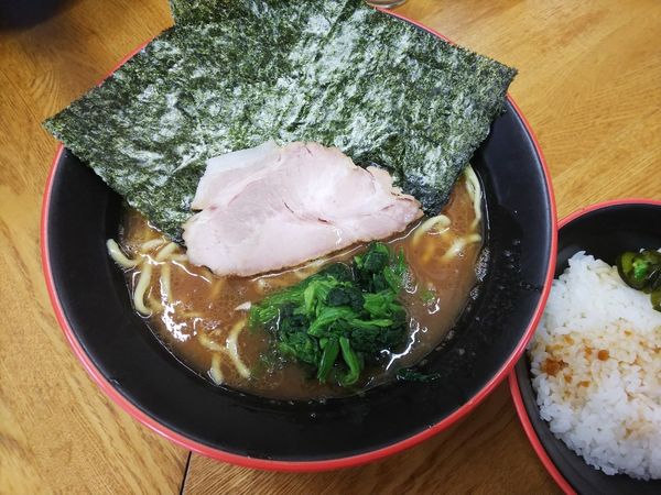 「ラーメン＋∞ライス　700＋50円」@麺家 紫極の写真