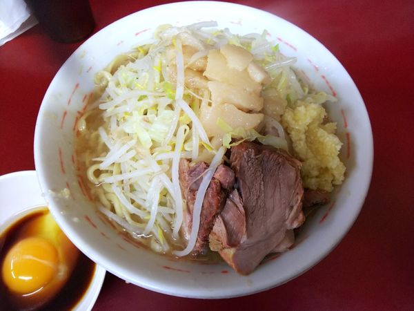 「ラーメンニンニクアブラ＋つけたま　770＋100円」@ラーメン二郎 相模大野店の写真