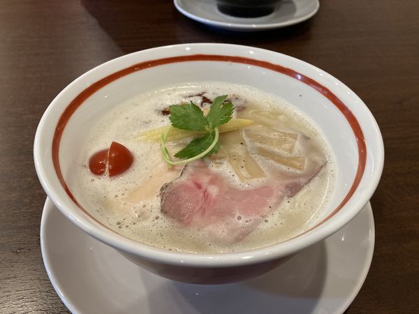「鶏白湯らーめん(自家製ラー油)﻿」@ラーメン親希の写真