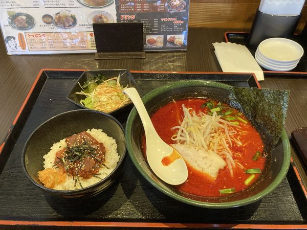 「牛骨辛らーめん【3辛】」@らーめんごうの写真