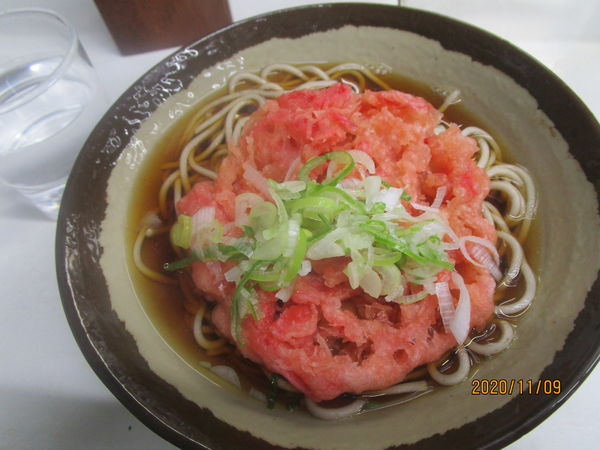 「カレーライスと蕎麦セット＋紅生姜天 620円」@立喰そば処 王子店の写真