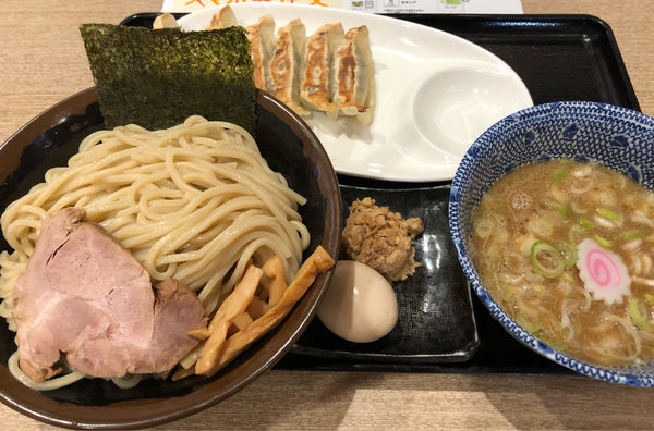 特製つけ麺大盛 餃子 東京つけめん 久臨 ららぽーと海老名店のレビュー ラーメンデータベース