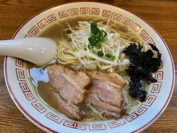 「煮干そば（白醤油）」@煮干中華そば専門 煮干丸の写真