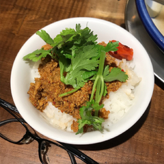 ひつじそば 人と羊の画像