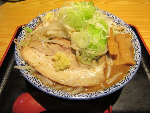 「野菜みそらーめん（１０５０円）＋心の味餃子３００円」@つくば麺屋こうじの写真