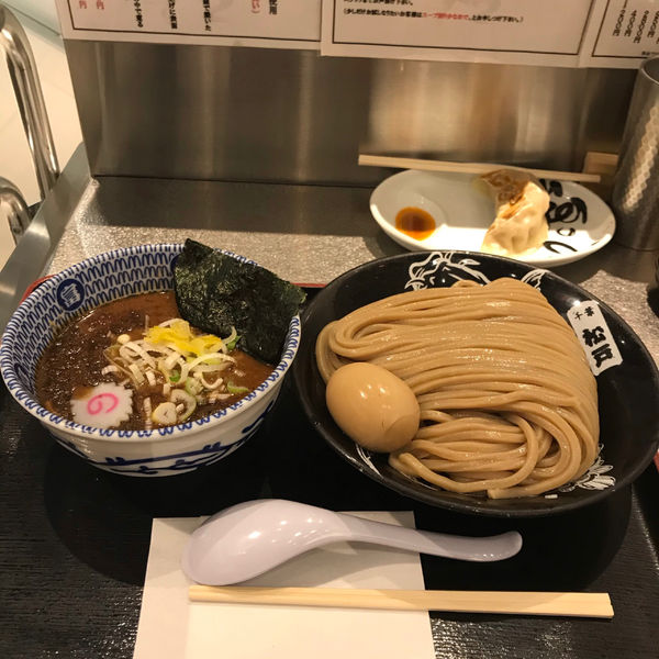 「濃厚つけ麺　大　卵　心の味餃子　1つ」@松戸富田麺絆の写真