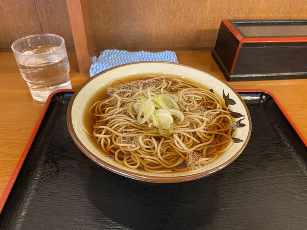 「かけそば320円」@そばよし 神谷町店の写真