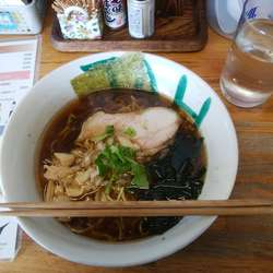 醤油ラーメン　麺固め　650円