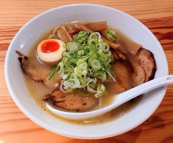 「塩ちゃーしゅーめん」@よなやの写真