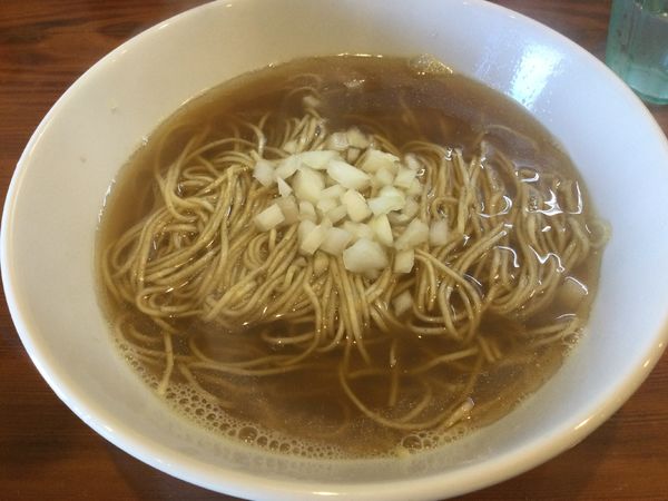「煮干しと水・かけ(¥600)」@麺＆cafe Coi.Coi.の写真
