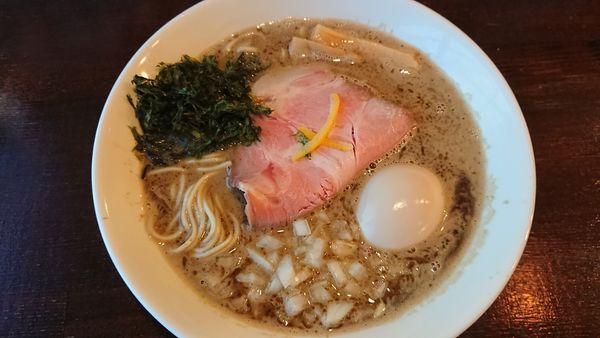 「煮干豚骨+味玉+和え玉」@麺屋らんまるの写真