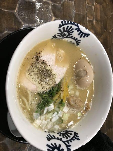 「純鶏そば 880円」@特級鶏蕎麦 龍介の写真