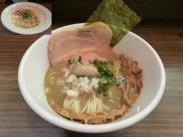「芳醇牡蠣らーめん950円」@麺屋 煮干と鶏 ひんなの写真