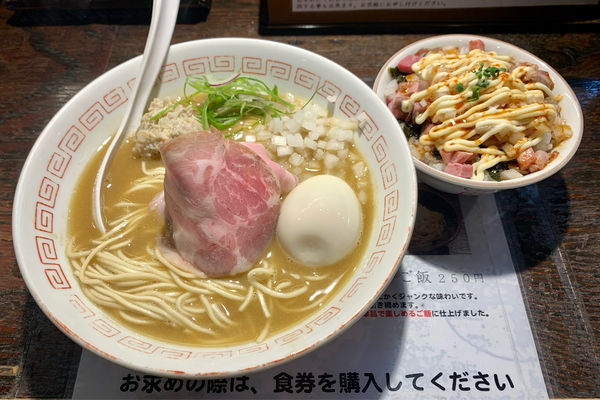 「味玉濃厚ラーメン＋マヨチャーシューご飯」@らぁめん小池の写真