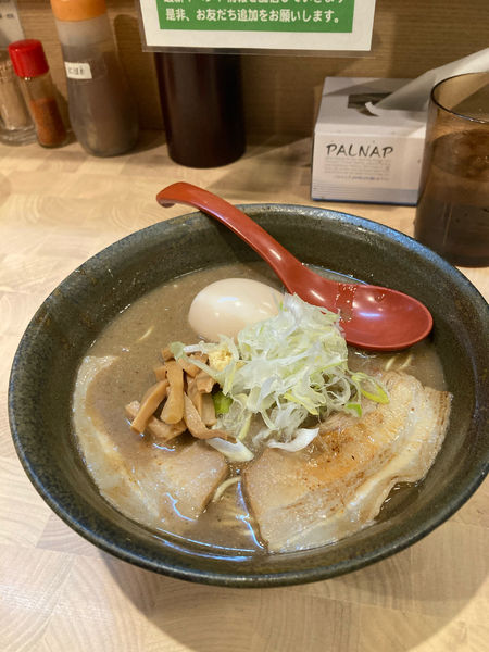 「並盛り玉子入り」@にぼしらーめん88の写真