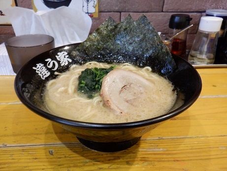 「家系ラーメン」@横浜家系ラーメン 違う家の写真