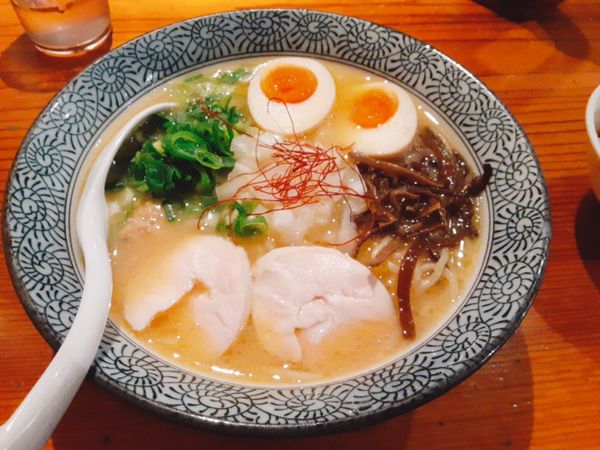 「濃厚鶏白湯らーめん」@濃厚鶏そば 麺屋 武一 横浜関内店の写真