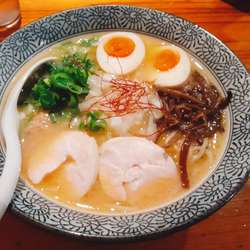 濃厚鶏白湯らーめん