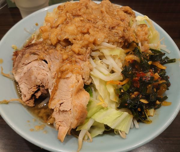 「ミニラーメン+ニラキムチ(850円)」@立川マシマシ 8号店の写真