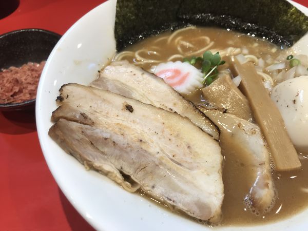 「特製濃厚煮干ラーメン 1,050円 他」@つけ麺 麦ばたけの写真