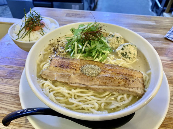 「鶏ニボ…950円・明太子ご飯…150円」@二代目 白神の写真