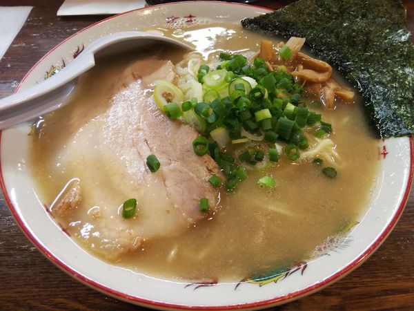 「屋台らあめん(塩味) ※ちぢれ麺」@らあめん 塩八の写真