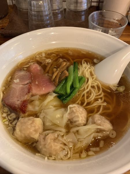 「わんたん麺（5個）970円」@らーめん穀雨の写真