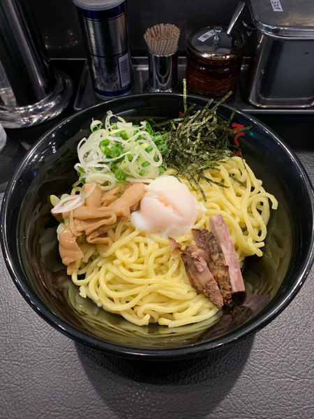 「油そば(大盛り)+温玉」@東京油組総本店 武蔵境組の写真