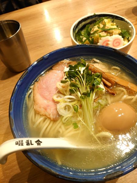 「二度仕込の塩らーめん＋味付け玉子＋しょうがタレ玉子丼」@自家製麺 啜乱会の写真