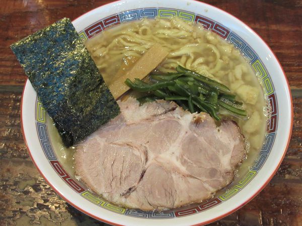 「背脂煮干鰮らーめん（950円）」@煮干鰮ラーメン圓 たま館店の写真