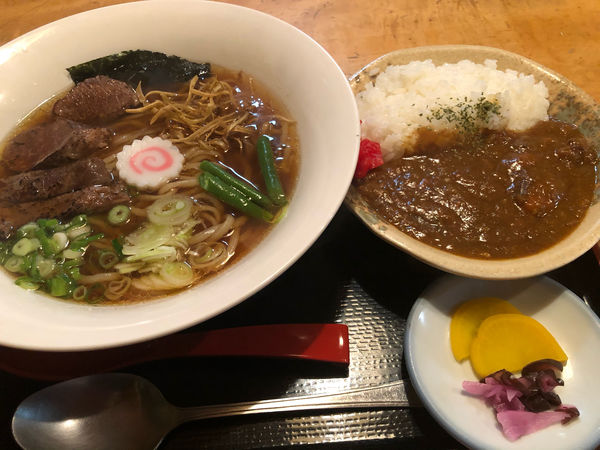 「牛骨1号と牛テールカレーセット1000円」@牛骨ロックの写真