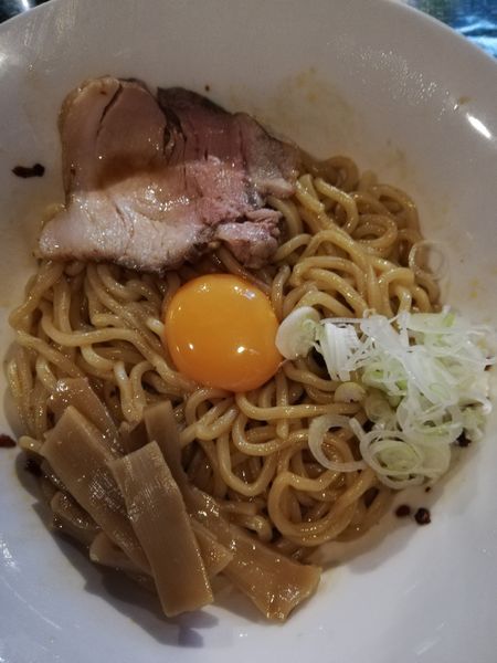 「最後に笑え式油そば」@麺処 最後に笑えの写真