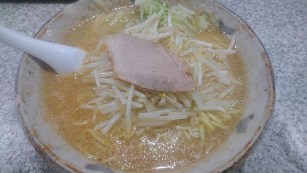 「みそラーメン、大盛」@八龍 千代田店の写真